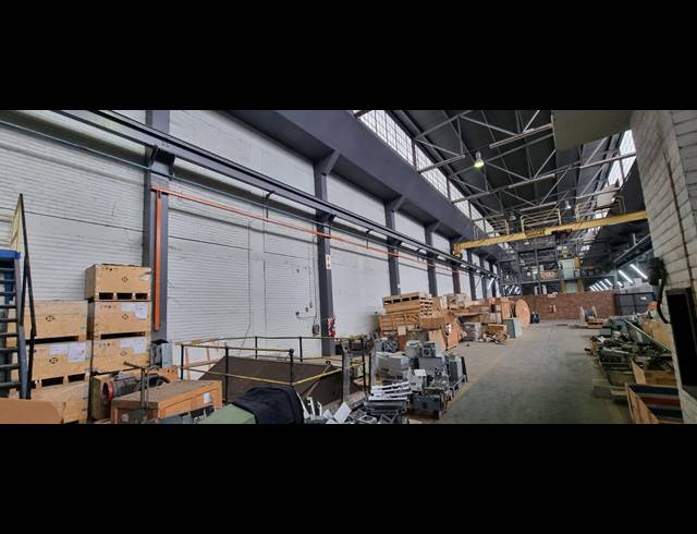 9,000M² WAREHOUSE FOR SALE IN SPRINGFIELD